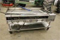 5FT VULCAN GAS FUELED GRILL WITH (2) STOVE TOP