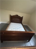 ANTIQUE 3/4 BED WITH MATTRESS