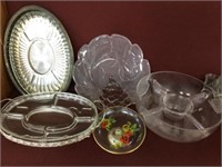 ASSORTED TRAYS AND BOWLS