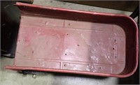 UNMARKED RED CHILD'S WAGON