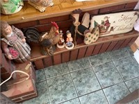 Decor items, ceramic wood, rooster, resin, etc.