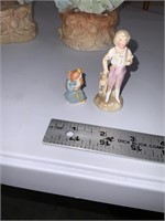 lot of two miniature figurines