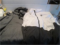 LOT 2 ALMOST NEW NIKE HOODIES SIZE 4X, 3X