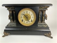 Ingraham Co. Pillar Parlor Mantle clock