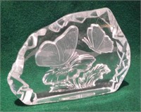 Crystal laser engraved décor: 1 lighted stand -