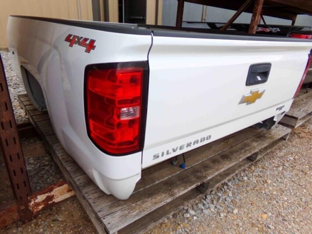 SILVERADO 2500 4X4 PICKUP BOX