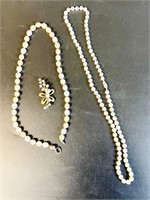 VINTAGE PEARL NECKLACES WITH BROOCH