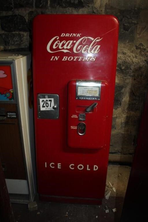Coca Cola Bottle Vending Machine *Basement