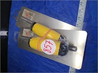 2 SMOOTHING TROWELS