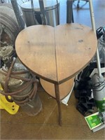 Heart  Table ( NO SHIPPING)