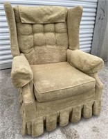 Vintage quortory style wingback chair 

34”
