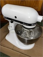 KitchenAid classic plus Stand mixer with
