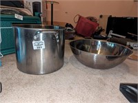 Stock pot and mixing bowl