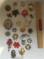 (24) Pins & Clips