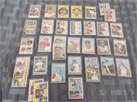 1959 - 1985 vintage Topps baseball cards: 34 cards