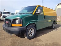 2016 GMC Savana Cargo Van