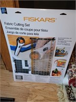 Fiskars fabric cutting set