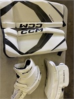 NEW no tags Jr. Goalie Equipment w/sr. Glove