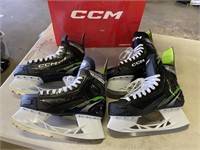 2 CCM Men's Sz 8 Skates