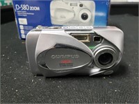 OLYMPUS D-580 DIGITAL CAMERA