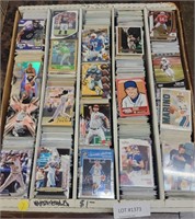 APPROX 4000 ASSORTED SPORTS TRADING CARDS
