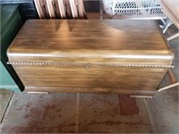 Lane Cedar Chest 18 & 1/2 x 47 & 1/4 x 21 & 1/2"