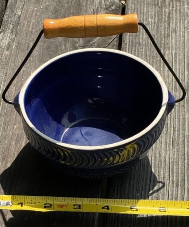 Stoneware Bowl with Handle