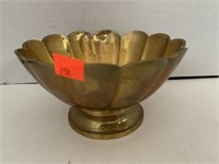 Brass bowl 6.5in diameter. 3.5in tall