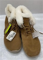 New Winter boots size 7 no box