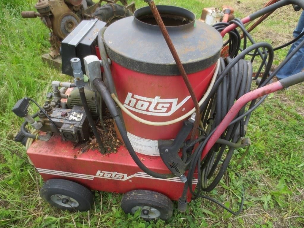 Hotsy power washer