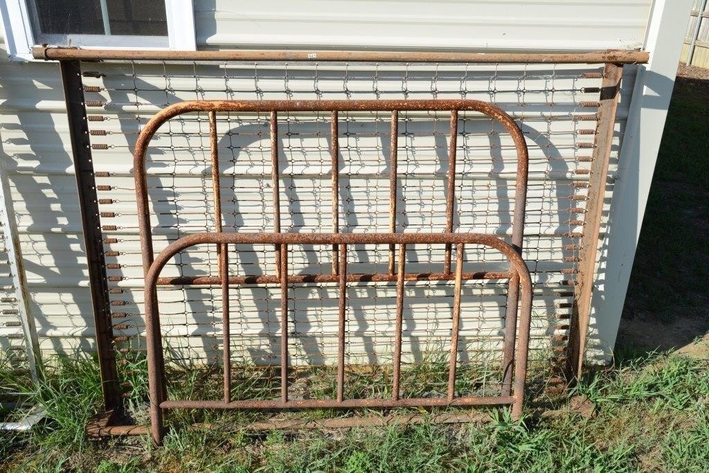 VINTAGE METAL BED FRAME