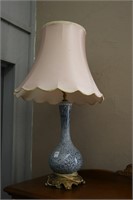 ANTIQUE TABLE LAMP 30"