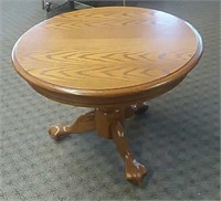 Round Oak Table w/ Clawed Feet