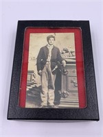 antique photograph in a small shadowbox overall le