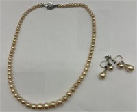 10k gold Pearls necklace and pearls earrings