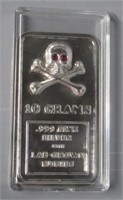 10 Gram Silver Bar with Rubies in Good Condition.