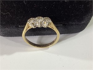 18K Gold Ring with Three Diamonds, English