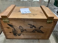 WOODEN BOX WITH DUCKS
