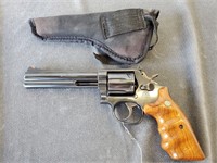 P777- Smith & Wesson Model 586 Revolver