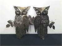 Two 10.5-in metal owl wall decor