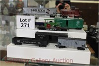 (8) HO Scale Train Cars: