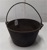 Vintage Unmarked Cast Iron Bailed Kettle 10"