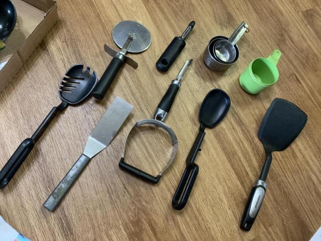 Kitchen utensils 
Measuring cups 
Spatulas