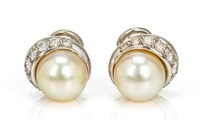 PAIR OF 14K WHITE GOLD AND PEARL EARRINGS, 9g