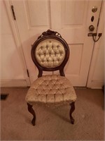 CIRCLE BACK TUFTED CHAIR