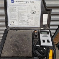 Electronic charging scale