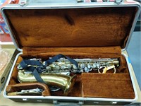 B Buescher  Alto Saxophone & Case Aristocrat