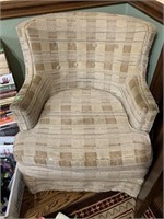 UPHOLSTERED ARM CHAIR