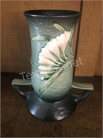 Roseville USA Freesia Vase