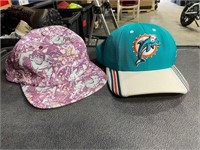 Lot including 2 hats marvel and dolphins hat